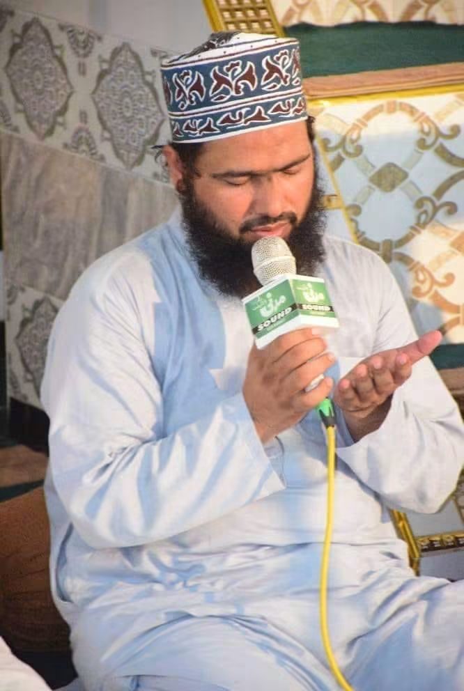 Mufti Asif Madani making dua